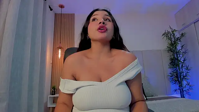 Snapshot of Victoria_Rosee chatting on 06-10-26, 12:48 Victoria Rosee online show from 06-10-26, 12:48