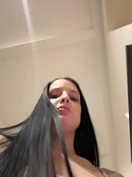 Evayra online show from 04-18-26, 04:55