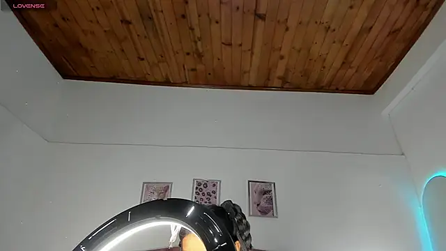 luna velveth online show from 04-16-26, 10:38