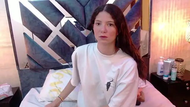 Snapshot of sofy_bonnet chatting on 02-18-26, 12:34 sofy bonnet online show from 02-18-26, 12:34