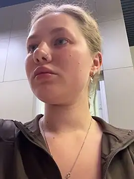 AsynaYuuki online show from 02-22-26, 06:50