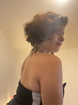 eva luz online show from 05-07-26, 07:19