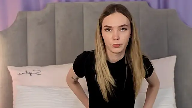 Snapshot of NikkiRyx chatting on 05-17-26, 04:14 NikkiRyx online show from 05-17-26, 04:14