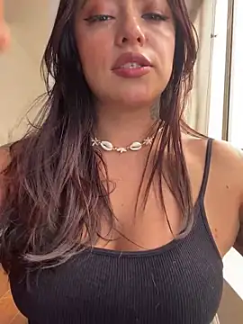 Snapshot of foxxy_lover chatting on 02-15-26, 05:31 foxxy lover online show from 02-15-26, 05:31