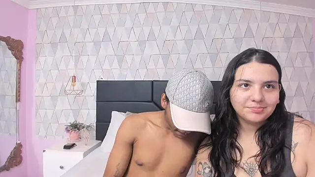 dafne and erick  online show from 07-02-26, 09:43