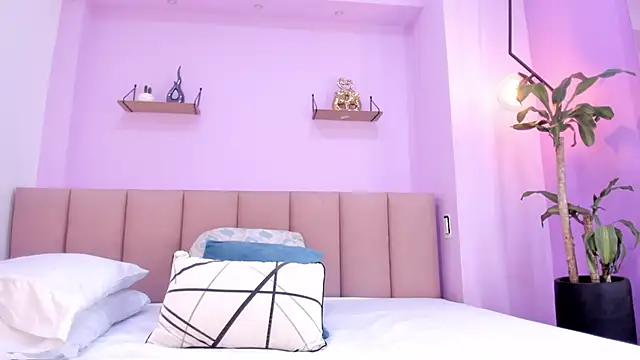 sam doll  online show from 04-06-26, 07:15