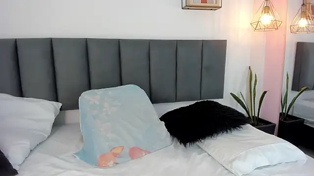 sam doll  online show from 05-25-26, 07:20