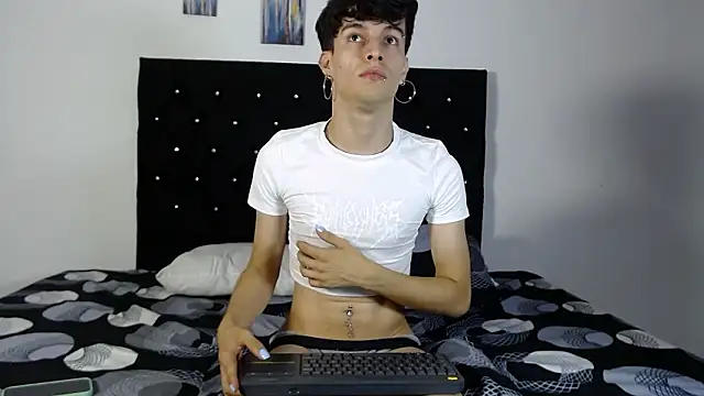 axxxel twink online show from 02-08-26, 01:31