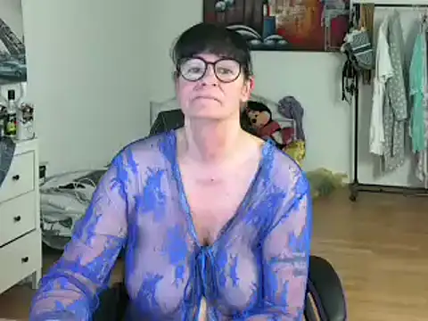 Sylly online show from 03-09-25, 02:54