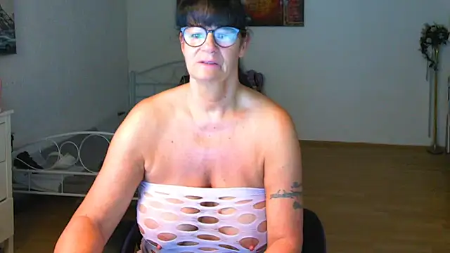 Sylly online show from 06-03-26, 05:43