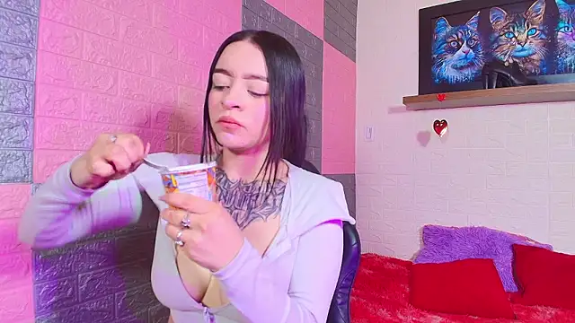 alanna Love02 online show from 02-27-26, 03:56