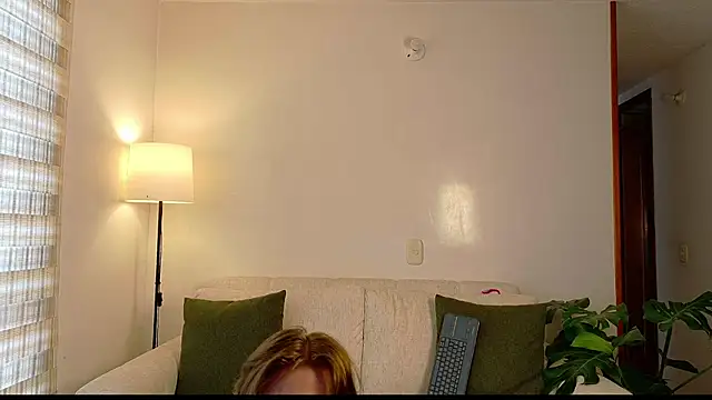 ivonnybonita   online show from 06-19-26, 04:22