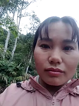 Snapshot of Hoa-haiduong chatting on 02-11-26, 12:15 Hoa-haiduong online show from 02-11-26, 12:15