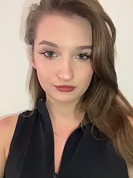 Snapshot of Green_eyes_lady chatting on 06-18-26, 02:43 Green eyes lady online show from 06-18-26, 02:43