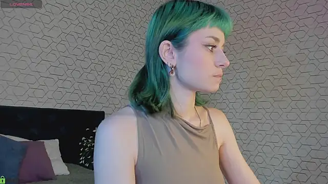 Snapshot of Scarle_Whisper chatting on 04-24-26, 09:45 Scarle Whisper online show from 04-24-26, 09:45
