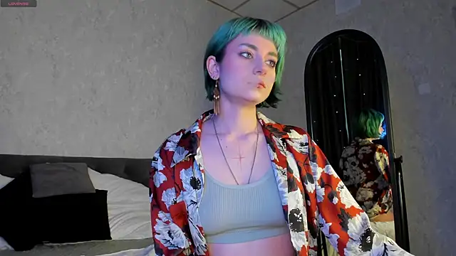 Snapshot of Scarle_Whisper chatting on 05-27-26, 09:17 Scarle Whisper online show from 05-27-26, 09:17