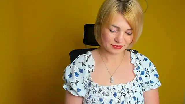 CuttieEmma online show from 07-17-26, 05:58