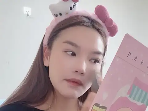 Snapshot of leilei660 chatting on 03-11-26, 06:19 leilei660 online show from 03-11-26, 06:19