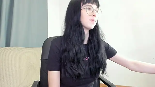 CosmicGleam online show from 04-22-26, 09:05