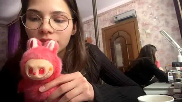 EdythRozier online show from 02-12-26, 12:11