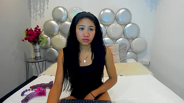 Lara pons online show from 03-17-26, 01:58