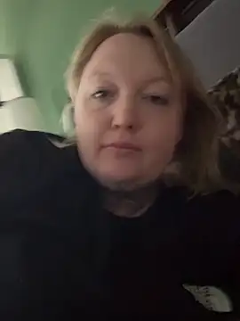 Snapshot of Lolaaxxx13 chatting on 05-11-26, 03:18 Lolaaxxx13 online show from 05-11-26, 03:18