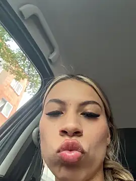 Snapshot of Mia_Rosee1 chatting on 07-09-26, 07:51 Mia Rosee1 online show from 07-09-26, 07:51