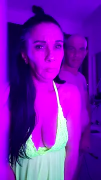 Snapshot of SweetValleyHotwife chatting on 03-11-26, 01:17 SweetValleyHotwife online show from 03-11-26, 01:17