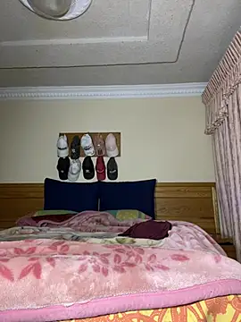 Snapshot of -HIIM- chatting on 07-05-26, 06:59 -HIIM- online show from 07-05-26, 06:59