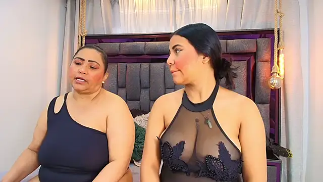 Karina Mendoza online show from 04-11-26, 12:09