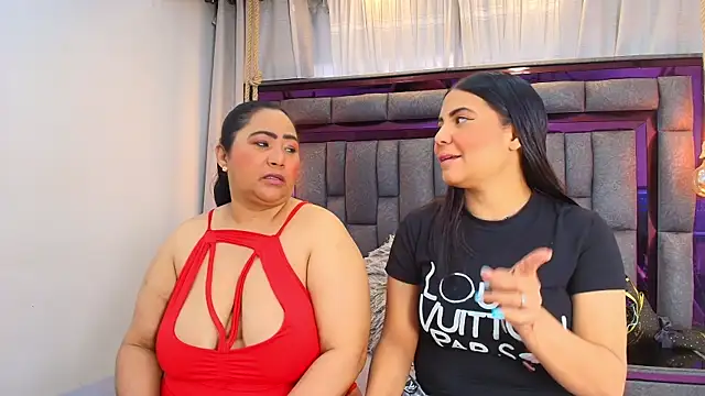 Karina Mendoza online show from 04-19-26, 12:04