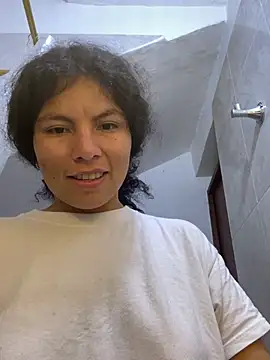 Zoe-yanin online show from 04-19-26, 04:17