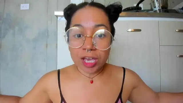 chiarafustox online show from 04-26-26, 03:21