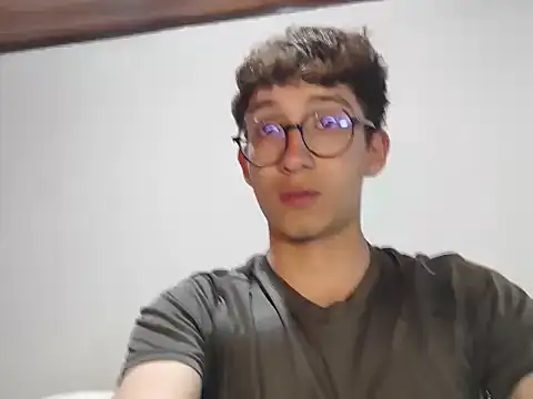 Snapshot of MaxAndNico chatting on 02-05-26, 03:11 MaxAndNico online show from 02-05-26, 03:11