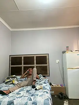 Snapshot of MfanayaSpantu09767 chatting on 03-11-26, 03:40 MfanayaSpantu09767 online show from 03-11-26, 03:40