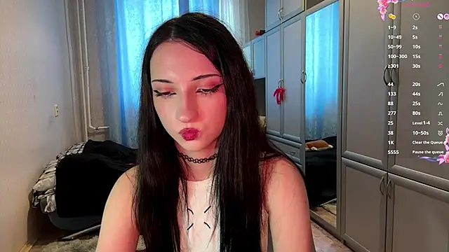 UrBabeLuna online show from 03-19-26, 01:48