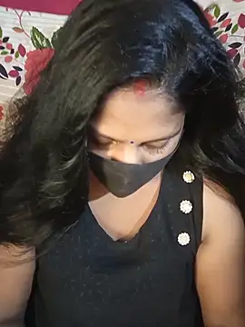 Snapshot of Parul-009 chatting on 06-11-26, 05:27 Parul-009 online show from 06-11-26, 05:27