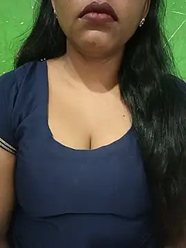 Snapshot of Parul-009 chatting on 06-27-26, 06:07 Parul-009 online show from 06-27-26, 06:07