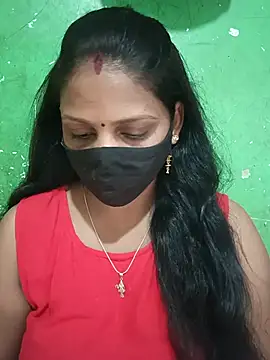 Snapshot of Parul-009 chatting on 07-18-26, 05:33 Parul-009 online show from 07-18-26, 05:33