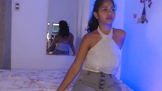 Snapshot of Lisa_fun1 chatting on 02-16-26, 03:52 Lisa fun1 online show from 02-16-26, 03:52