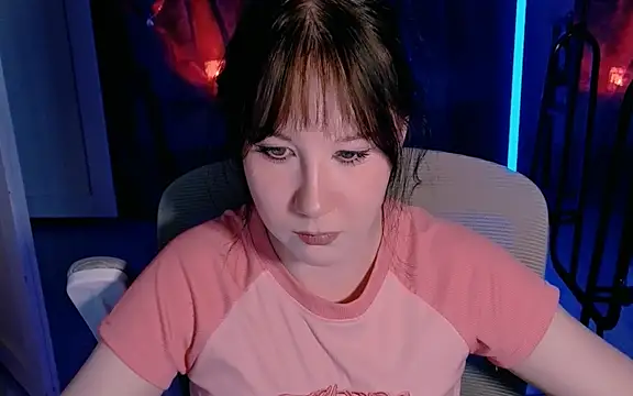 Snapshot of marty_bree chatting on 05-27-26, 05:32 marty bree online show from 05-27-26, 05:32