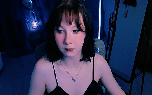 Snapshot of marty_bree chatting on 06-15-26, 05:15 marty bree online show from 06-15-26, 05:15