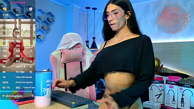 kylliefox  online show from 10-15-25, 01:33