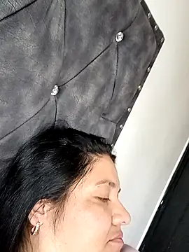 Snapshot of Cati_cat3 chatting on 02-01-26, 01:42 Cati cat3 online show from 02-01-26, 01:42