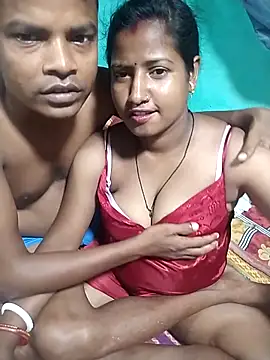 Snapshot of Your_deshibhabi25years chatting on 04-22-26, 04:30 Your deshibhabi25years online show from 04-22-26, 04:30