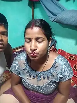 Snapshot of Your_deshibhabi25years chatting on 05-10-26, 03:17 Your deshibhabi25years online show from 05-10-26, 03:17