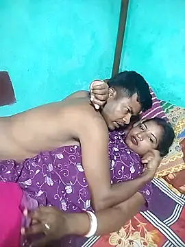 Snapshot of Your_deshibhabi25years chatting on 05-14-26, 10:27 Your deshibhabi25years online show from 05-14-26, 10:27