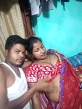 Snapshot of Your_deshibhabi25years chatting on 05-17-26, 04:14 Your deshibhabi25years online show from 05-17-26, 04:14
