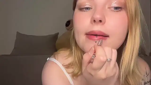 Snapshot of Ophelia_Ritz chatting on 06-29-26, 10:37 Ophelia Ritz online show from 06-29-26, 10:37