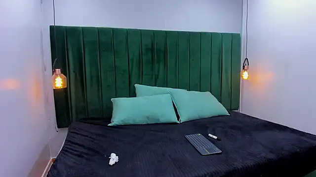 Amber-Horney online show from 04-13-26, 02:33